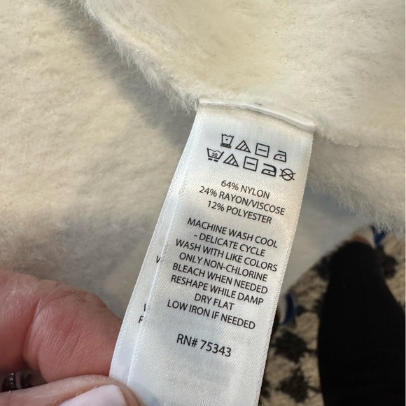 Rachel Zoe White Fuzzy Cardigan- super COZY! Wear as a shirt or jacket!zoom in👀 - Picture 8 of 9